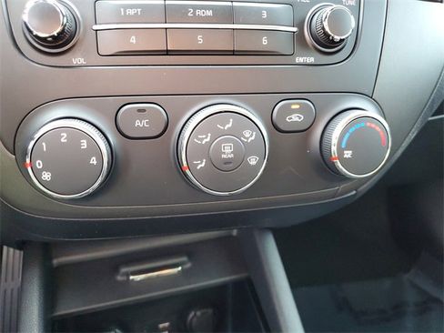 Used 2016 Kia Forte LX image 27