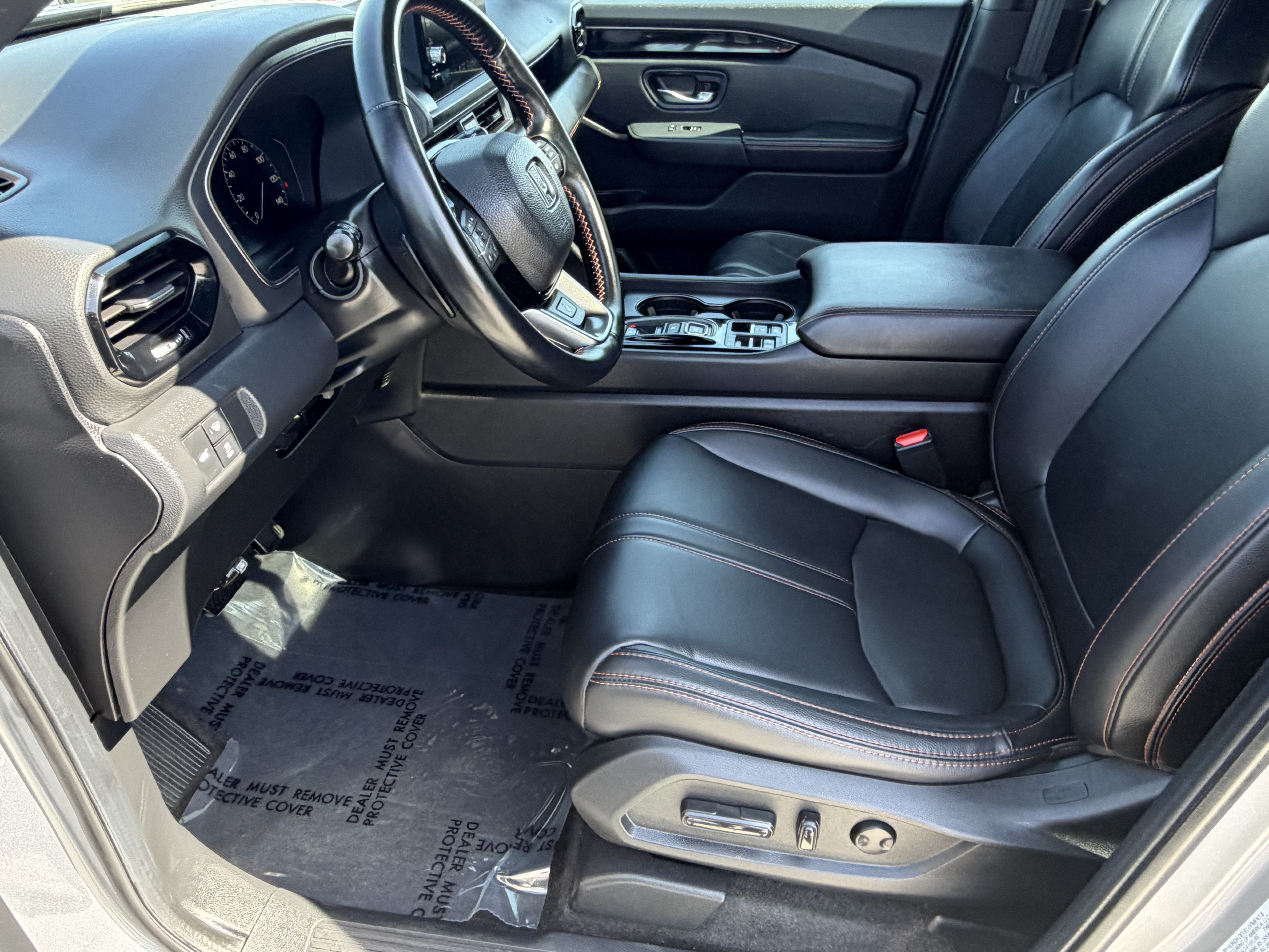 Used 2025 Honda Pilot TrailSport image 27