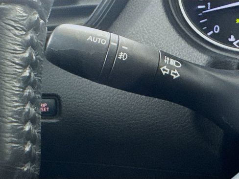 Used 2017 Nissan Rogue SL w/ SL Premium Package image 12