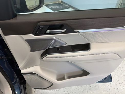 Used 2025 GMC Acadia Denali w/ Super Cruise Package image 48