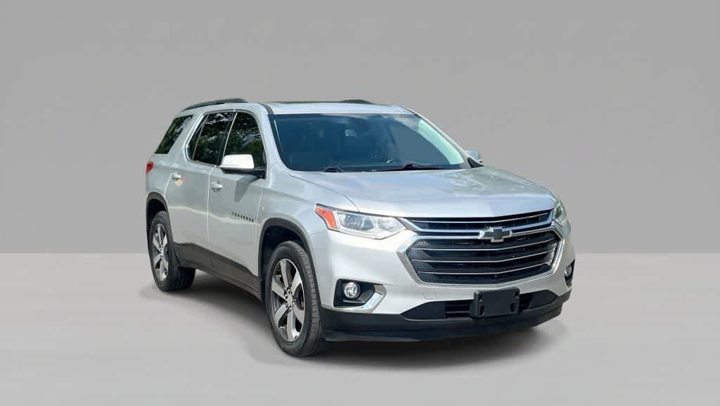 Used 2019 Chevrolet Traverse LT w/ LT Premium Package AWD/4WD image 2