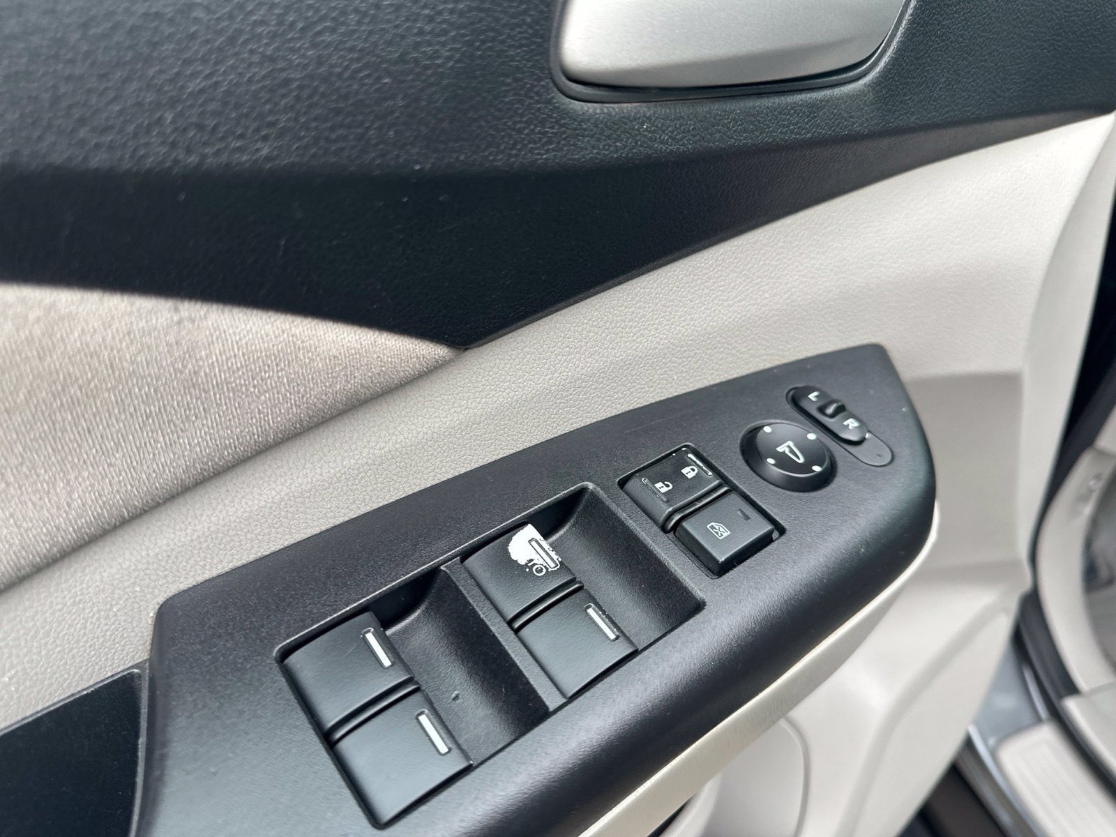 Used 2014 Honda CR-V EX image 17