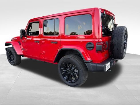 Used 2025 Jeep Wrangler Unlimited Sahara w/ Safety Group image 3