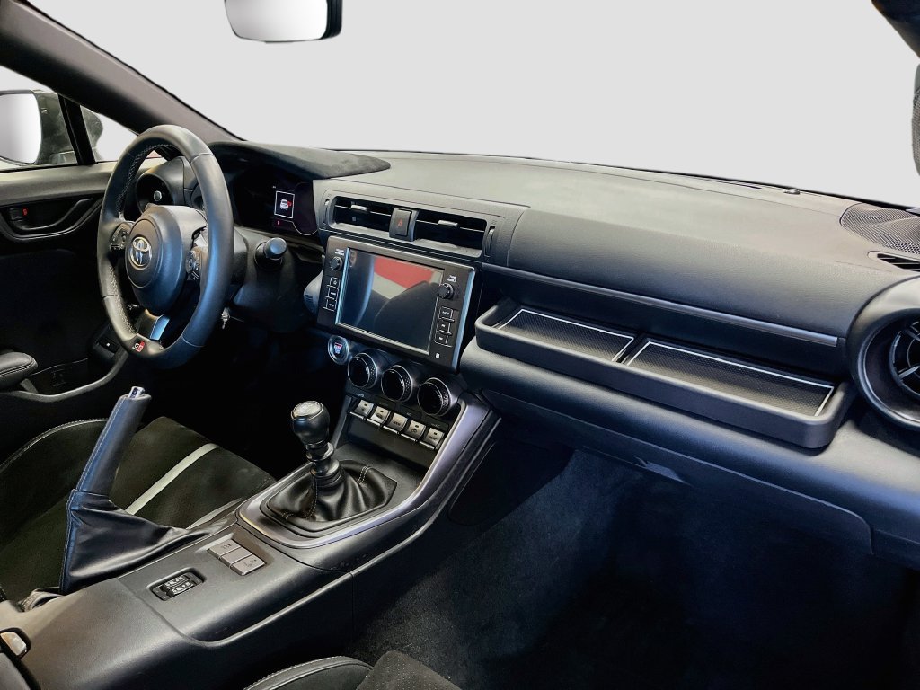 Used 2024 Toyota GR86 Premium RWD image 28