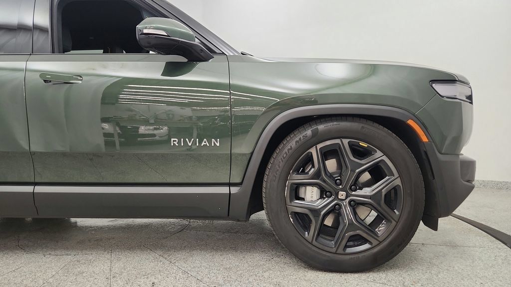 Used 2025 Rivian R1S Adventure Dual AWD/4WD image 17