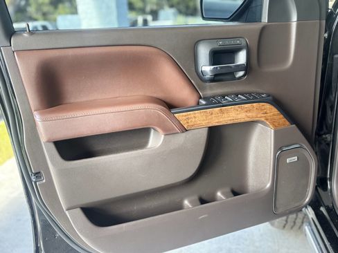 Used 2016 Chevrolet Silverado 1500 High Country w/ High Country Premium Package image 12