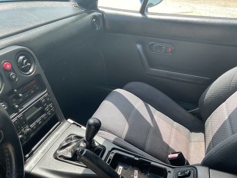 Used 1992 MAZDA MX-5 Miata RWD image 13