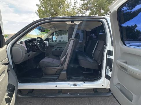 Used 2011 Chevrolet Silverado 2500 W/T RWD image 12