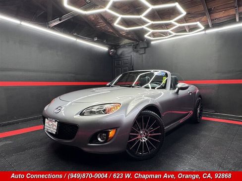 Used 2011 MAZDA MX-5 Miata Grand Touring w/ Premium Pkg RWD image 2