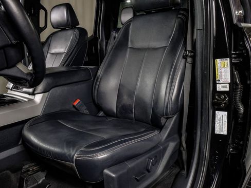 Used 2022 Ford F250 Lariat w/ Black Appearance Package image 29