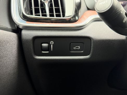 Used 2021 Volvo S60 T5 Momentum w/ Climate Package image 22