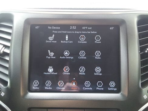 Used 2020 Jeep Cherokee Trailhawk w/ Cold Weather Group AWD/4WD image 24