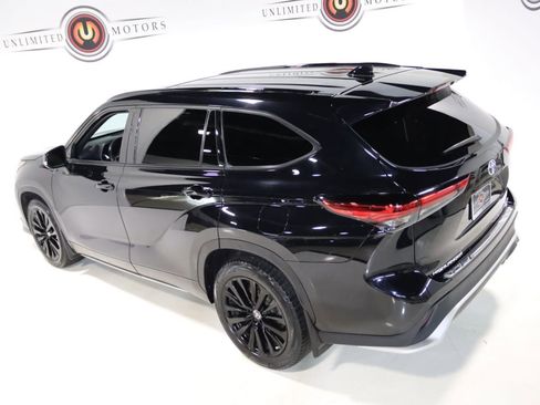 Used 2023 Toyota Highlander L image 5