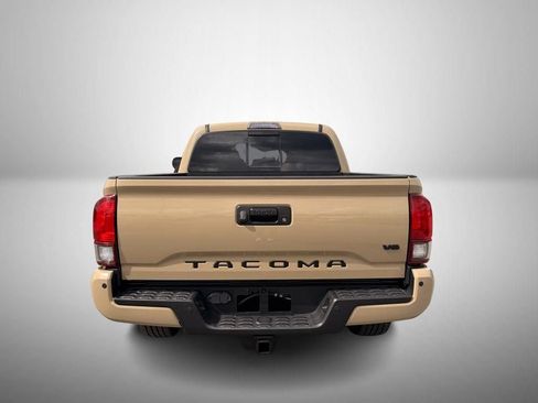 Used 2019 Toyota Tacoma TRD Sport w/ Technology Package RWD image 9