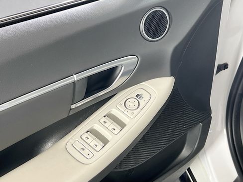 Used 2023 Hyundai Sonata SEL w/ Convenience Package FWD image 18