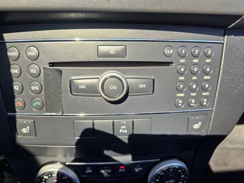 Used 2010 Mercedes-Benz GLK 350 4MATIC image 27