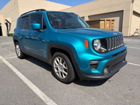 Used 2020 Jeep Renegade Latitude FWD image 4