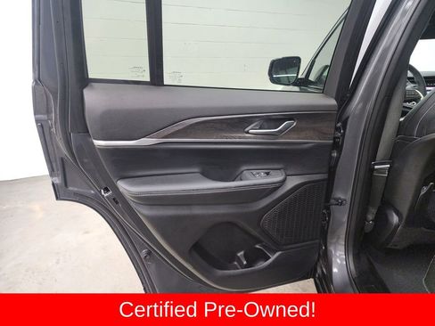 Certified 2025 Jeep Grand Cherokee Limited image 24