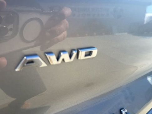 Used 2024 Cadillac XT4 Premium Luxury image 13