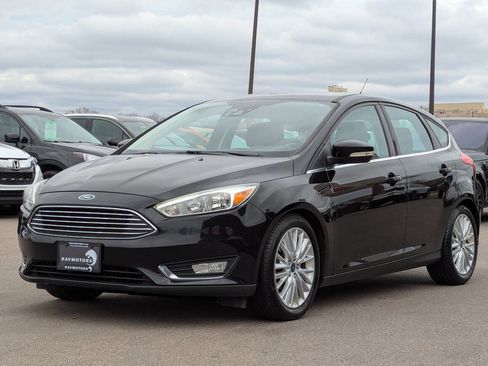 Used 2016 Ford Focus Titanium w/ Titanium Technology Package FWD image 7