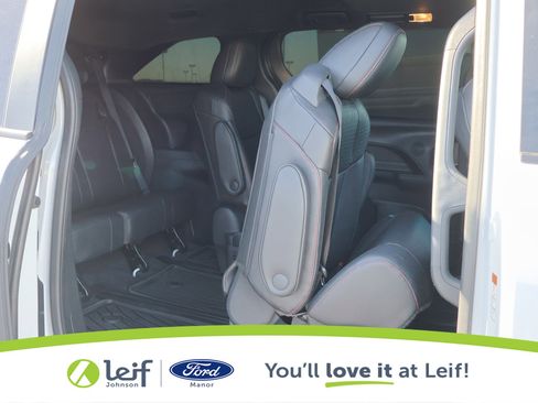 Used 2025 Toyota Sienna XSE image 31