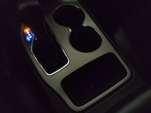 Used 2019 Jeep Grand Cherokee Altitude image 26