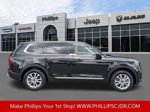 Used 2022 Kia Telluride LX AWD/4WD image 2