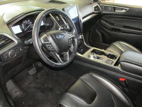 Used 2022 Ford Edge Titanium image 5