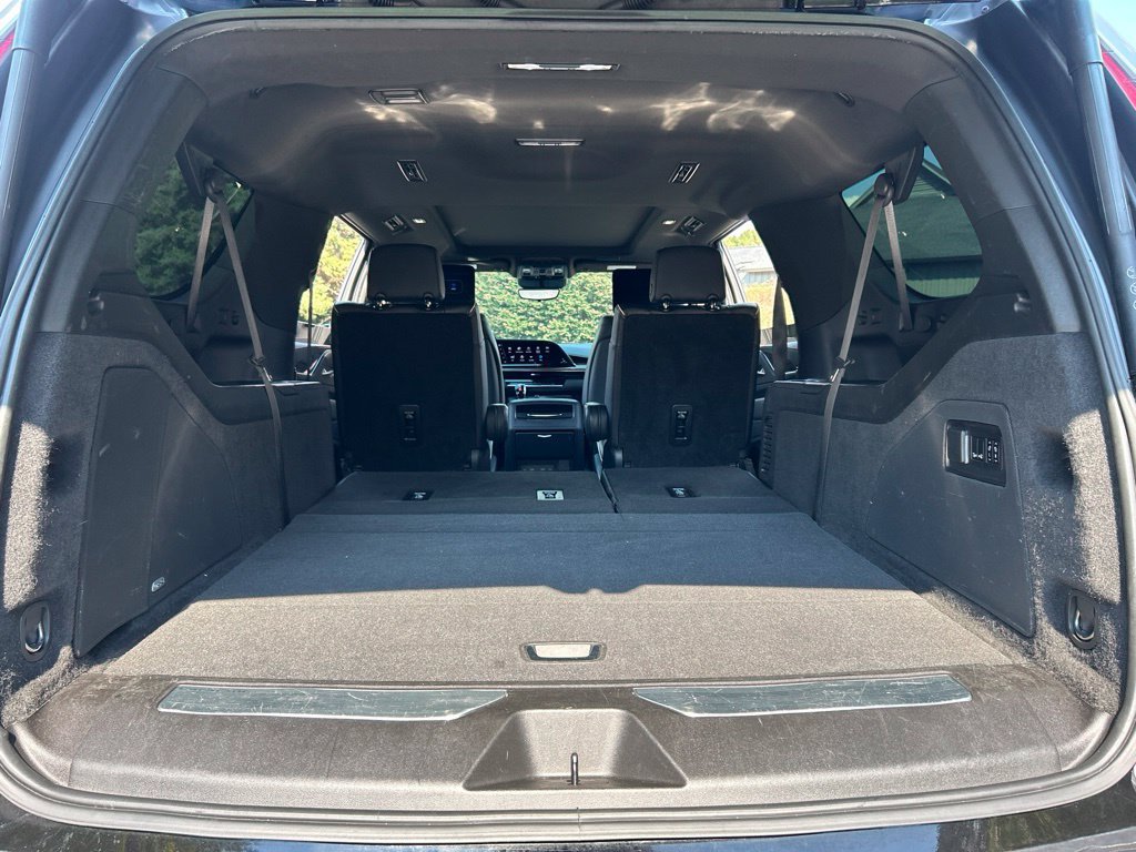 Used 2021 Cadillac Escalade ESV Premium Luxury w/ LPO, Radiant Package AWD/4WD image 22