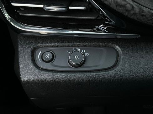 Used 2025 Buick Envista Sport Touring image 20