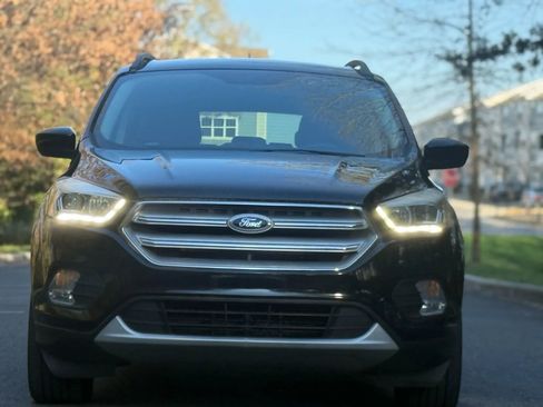 Used 2018 Ford Escape SEL image 2