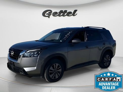 Used 2025 Nissan Pathfinder SV image 4