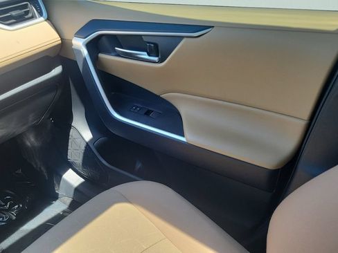 Used 2025 Toyota RAV4 XLE w/ Convenience Package FWD image 13