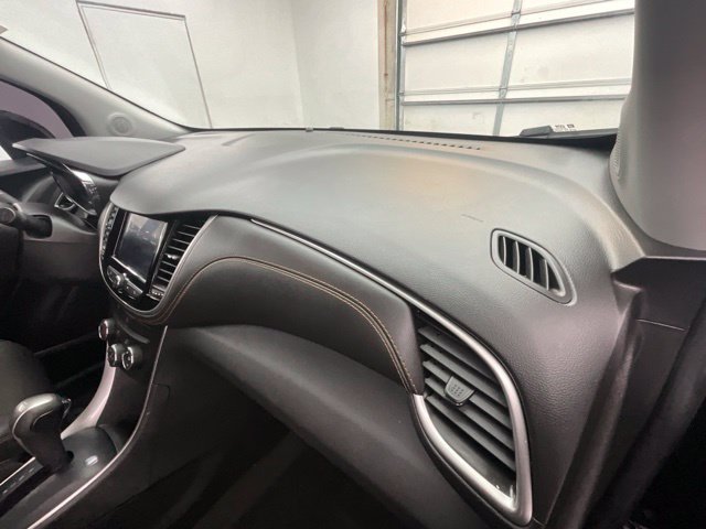 Used 2022 Chevrolet Trax LT w/ Midnight Edition AWD/4WD image 12