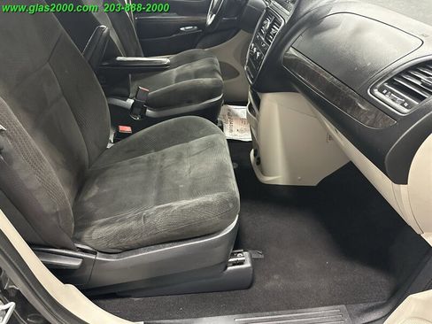 Used 2015 Dodge Grand Caravan American Value Package w/ UConnect Hands-Free Group image 27