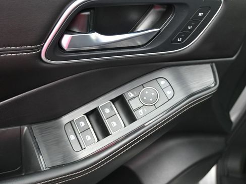 Used 2023 Nissan Rogue Platinum w/ Platinum Premium Package image 11