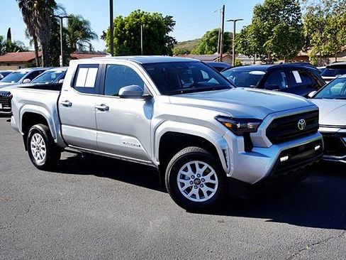 Used 2024 Toyota Tacoma SR5 image 3