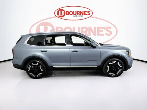 Used 2025 Kia Telluride S image 11