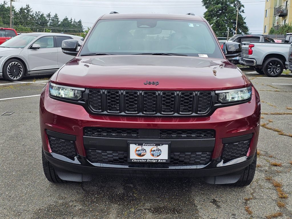 Used 2023 Jeep Grand Cherokee L Laredo AWD/4WD image 3