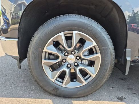 Used 2023 Chevrolet Silverado 1500 LT AWD/4WD image 35