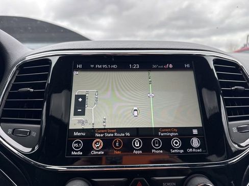 Used 2021 Jeep Grand Cherokee Limited w/ Trailer Tow Group IV image 31