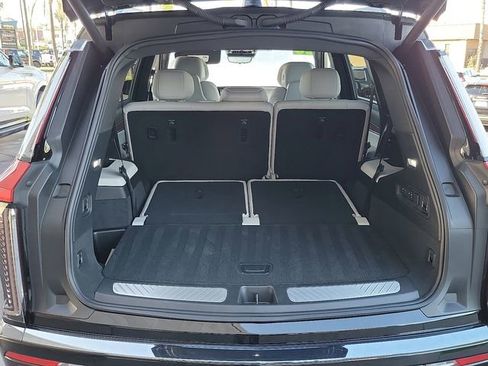 Used 2026 Cadillac Vistiq Sport image 23