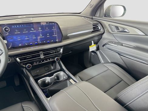 New 2026 Chevrolet Traverse LT w/ Enhanced Driving Package image 24