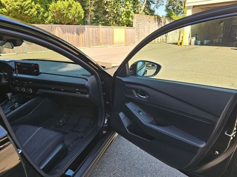 Used 2023 Honda Accord Sport image 12