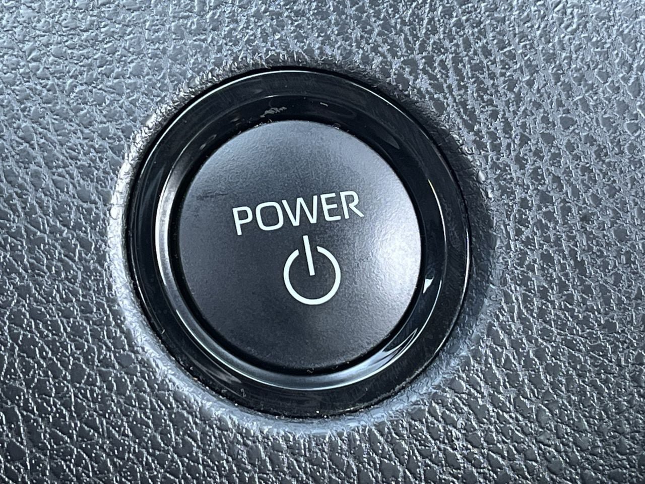 Used 2025 Toyota Camry SE FWD image 19