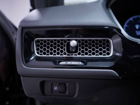 Used 2025 Honda Civic Sport image 19