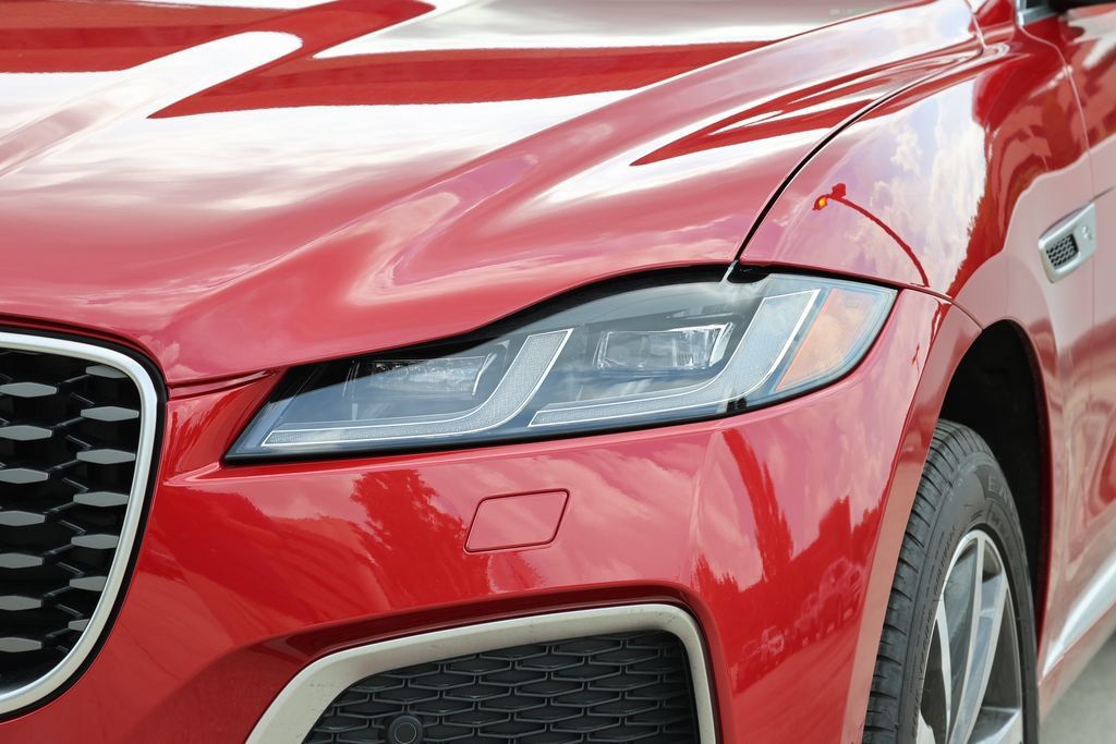 Certified 2026 Jaguar F-PACE R-Dynamic S AWD/4WD image 6