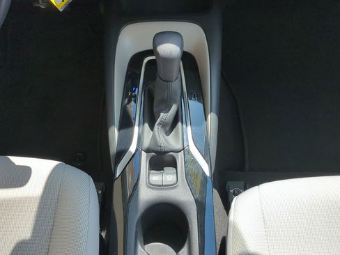 Used 2020 Toyota Corolla LE image 17