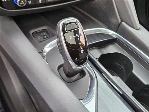 Used 2020 Buick Enclave Premium w/ Sun and Sites Package image 11