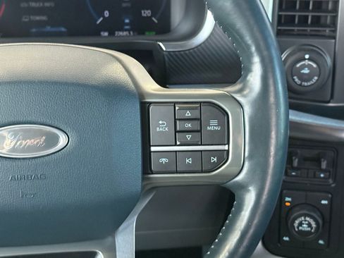 Used 2023 Ford F150 Limited image 9